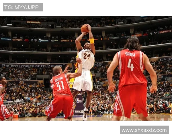 09火箭与湖人首场对决精彩录像回放全程分析与精彩时刻回顾